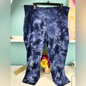 Zenergy tie dye leggings, size 3 (XL -XXL)